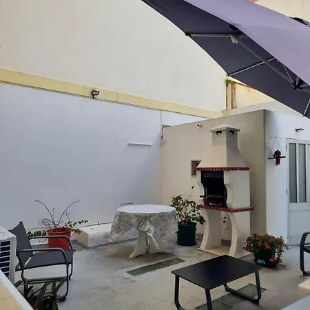 Lcf - 2 Bedroom With Private Bbq Garden 아파트 포티마오