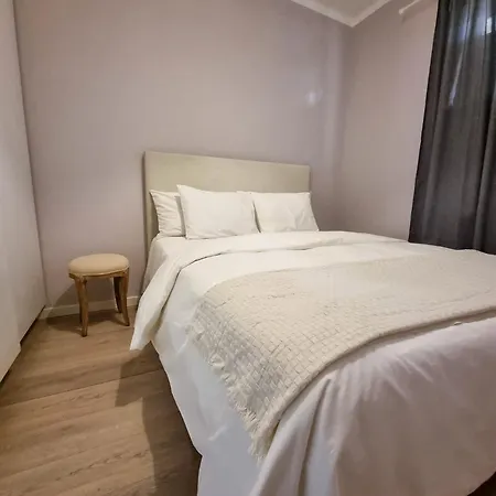 아파트 Lcf - 2 Bedroom With Private Bbq Garden 포티마오